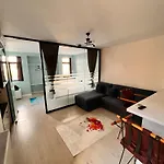 Berkmuller Host * Стамбул