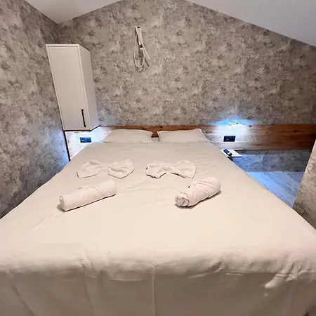 Berkmuller Host * איסטמבול