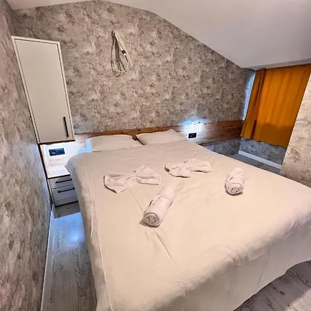 Berkmuller Host * איסטמבול